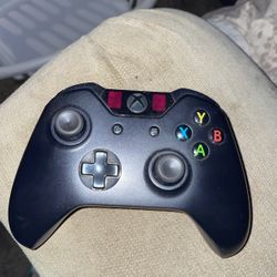 Xbox 1 Wireless Controller Never Dropped Like New Olny Used 3 Times 