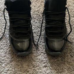 Black Jordan 11s r3p