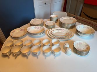 Homer Laughlin eggshell nautilus China Dinnerware Set with Floral Pattern
