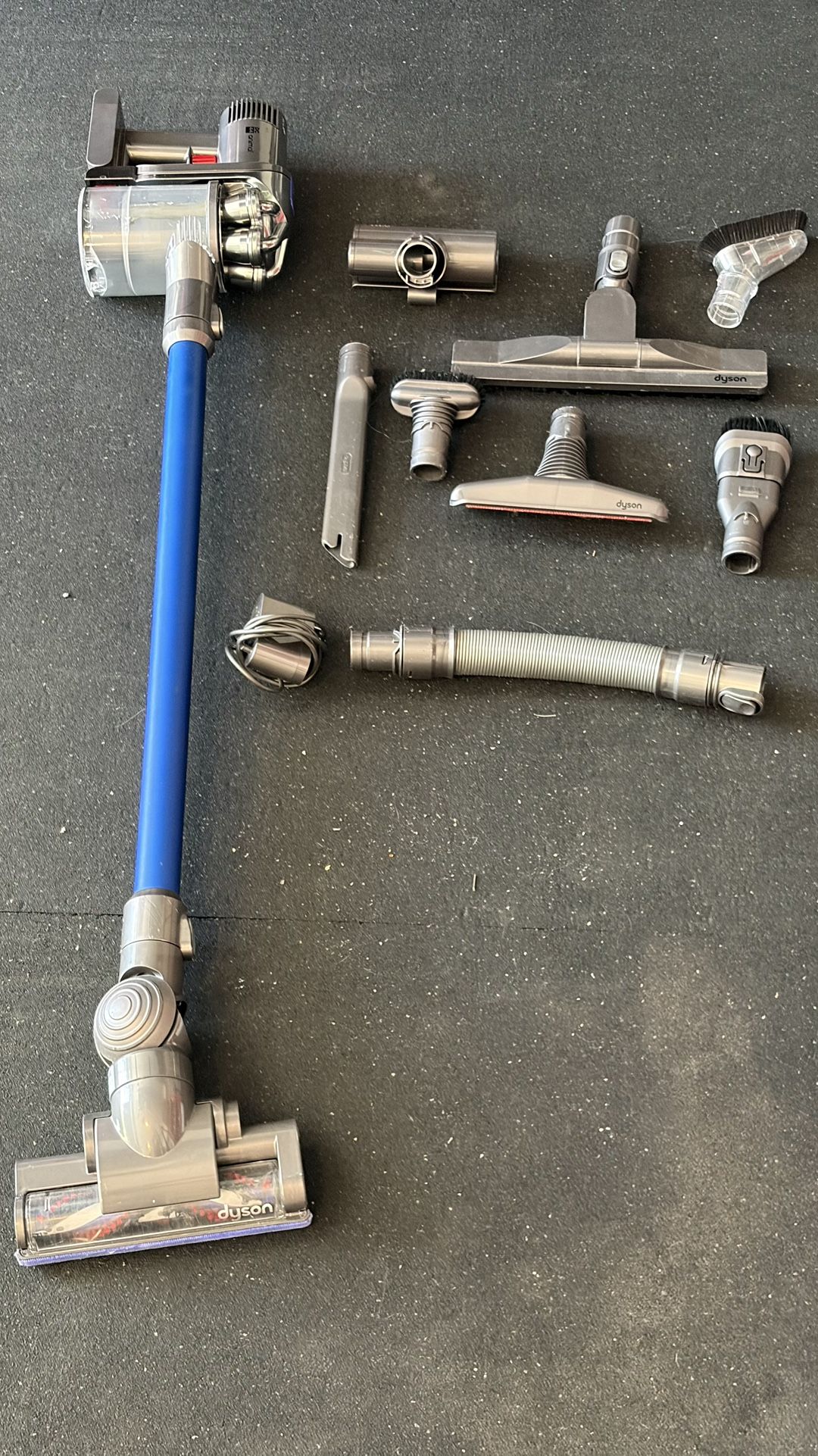 Dyson V6 & Attachments