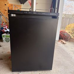 EdgeStar Kegerator – Full Setup – Works Great