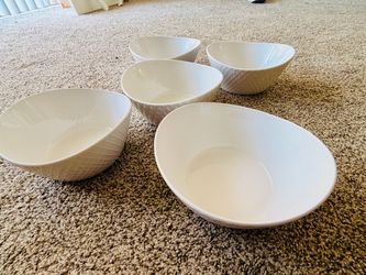 Set of 4 White Ceramic Bowls
