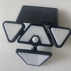 SOLAR LIGHT - Solar Motion Security Light  302 LEDs