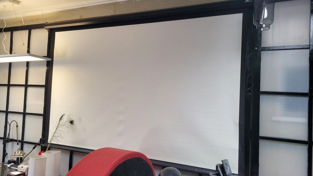 Powered Projector Screen 8'x5'
