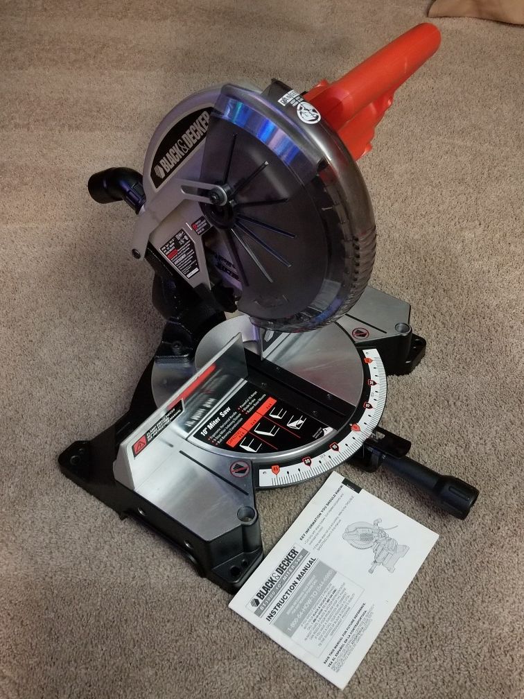 Black and Decker xts100 Compound Miter Saw for 220 Volts