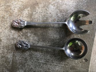Serving spoons