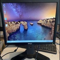 Dell 17” computer monitor sale ! Cheapest price of the season ! Comes with cords !