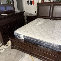 Queen Bed 