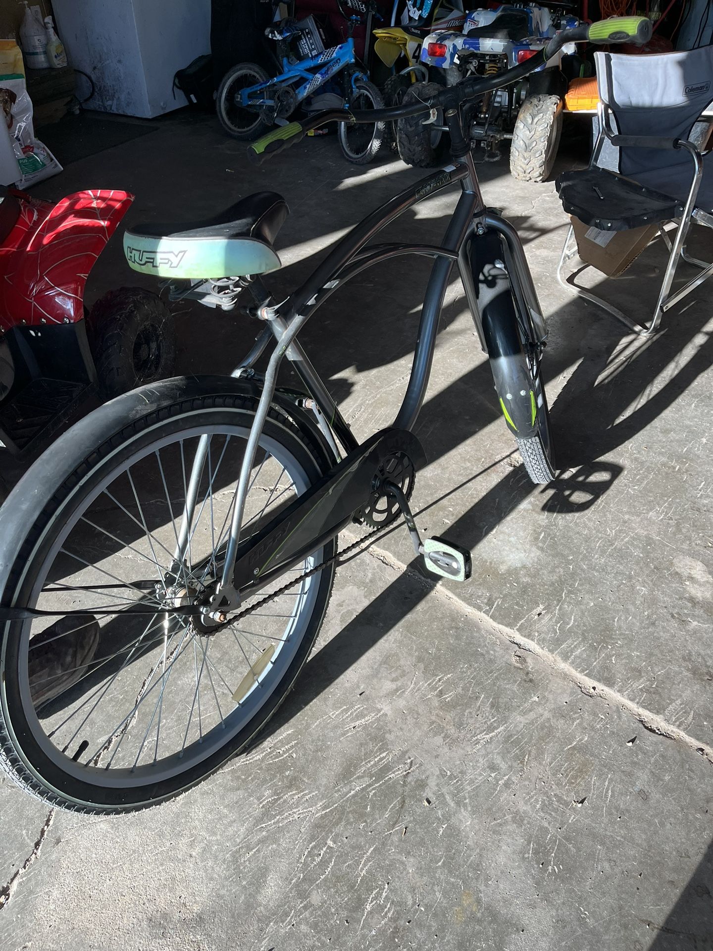 Huffy Cranbrook cruiser bike