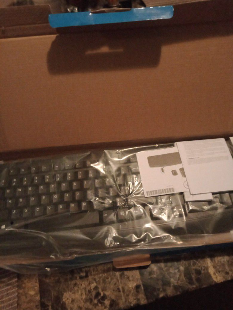 Wireless Hp Classic Keyboard And Mouse 
