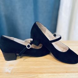 Girl Hig Heel Shoes Size 1