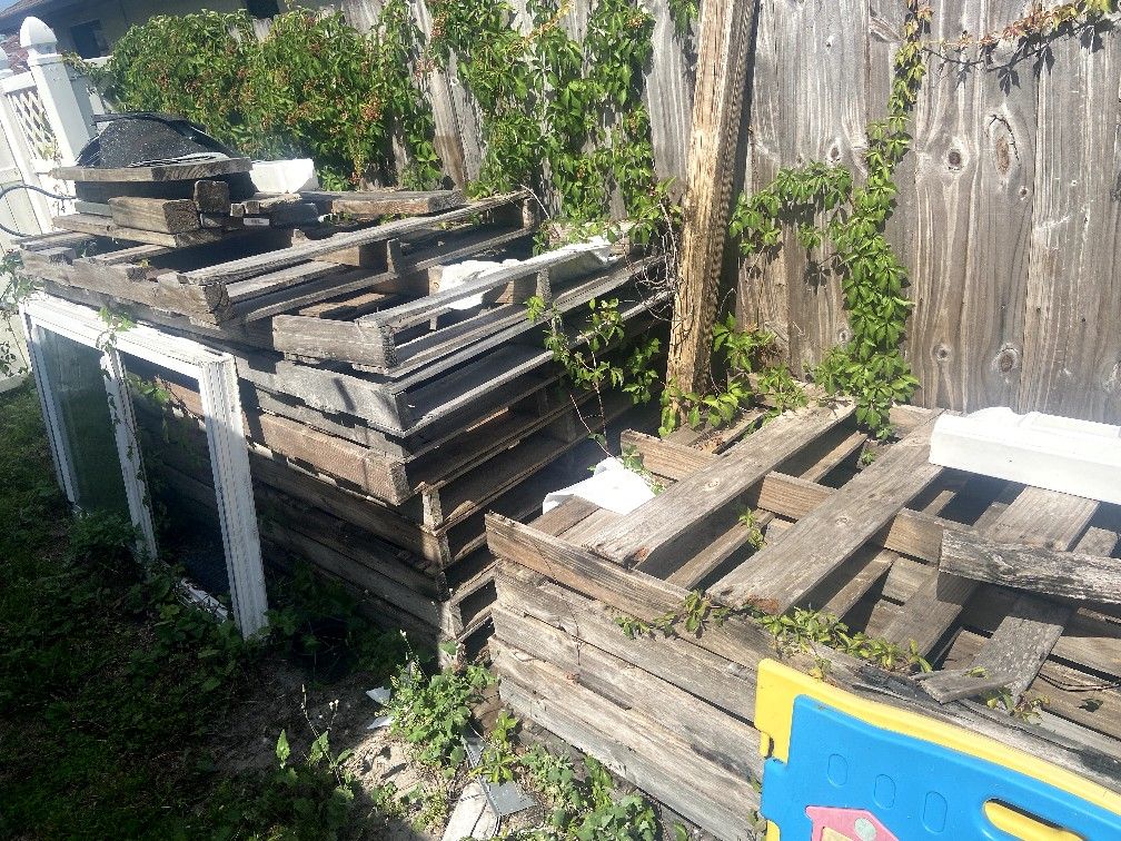 Free Palettes Measures 4 X 8