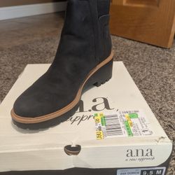 Boots Size 9.5