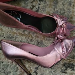 New Ted Baker Bow  pink heels SZ39 EU