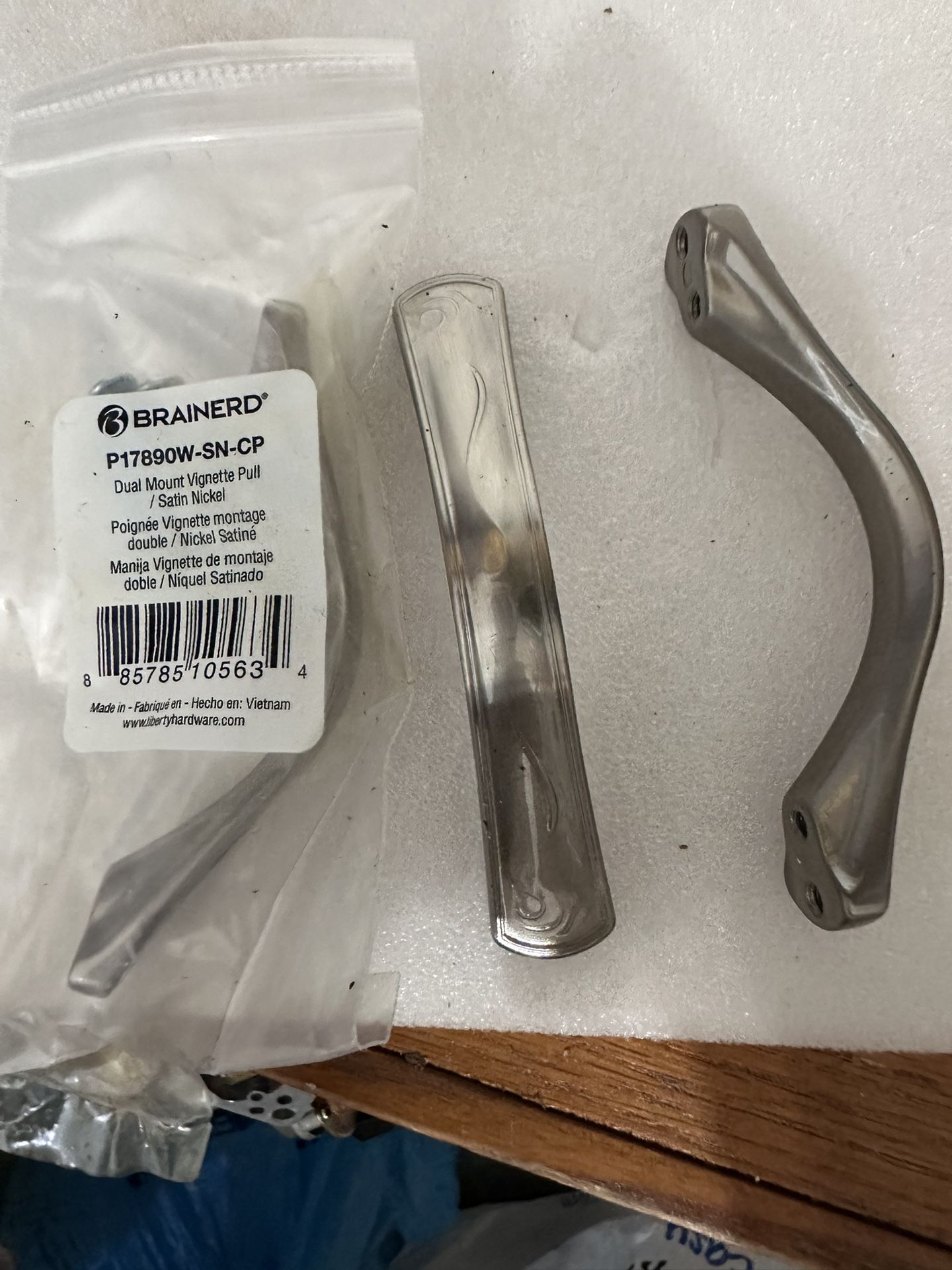 Brainerd Dual Mount Vignette Cabinet Pull #P17890W-SN-CP Satin Nickel I have 20 these Sale $2 each
