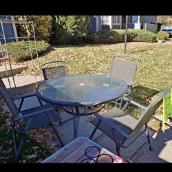 Glass table with 4 Chairs