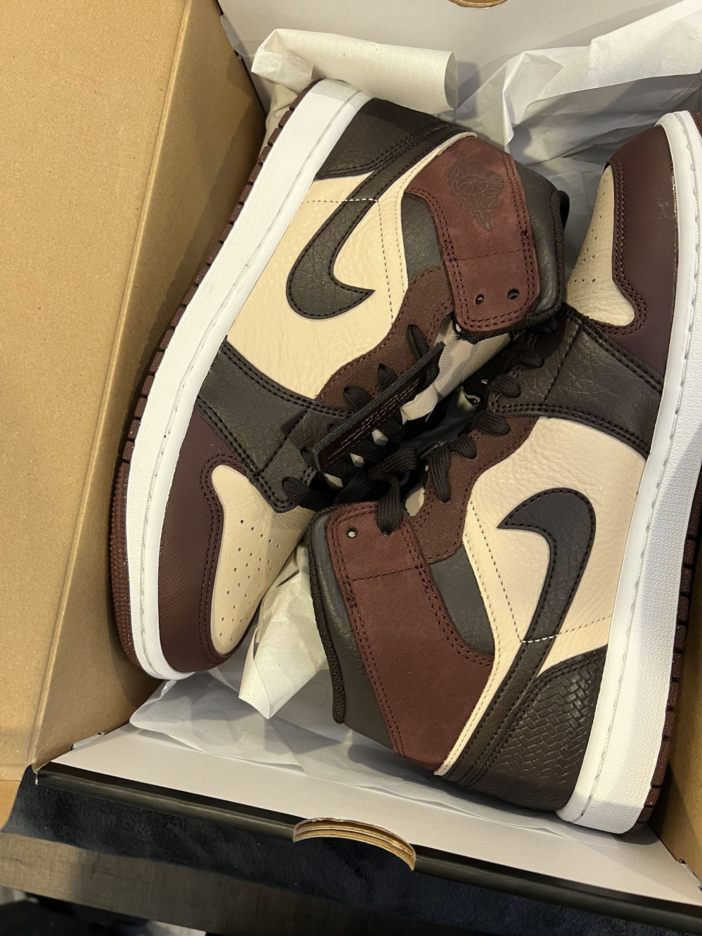 Jordan 1 Paris Mid 9.5