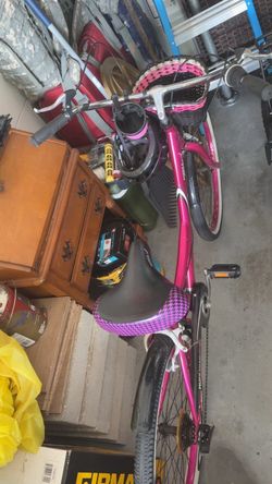 Susan G. Komen Pink Adult Bike w/ Basket – $100