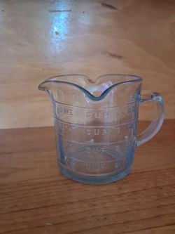 Vintage 1 Cup Glass Measuring Cup with 3 spouts