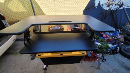 Vivo Adjustable standup Desk USED