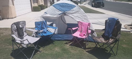 4 person tent + 4 Camping chairs & folding table