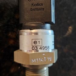 Kavlico Germany A00(contact info removed)8 Mercedes-Benz Oil Pressure Sensor 