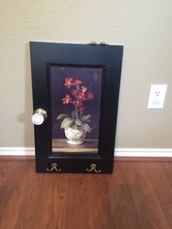 Wall decoration with 2 hooks