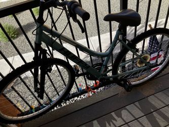 Light blue huffy speed bike