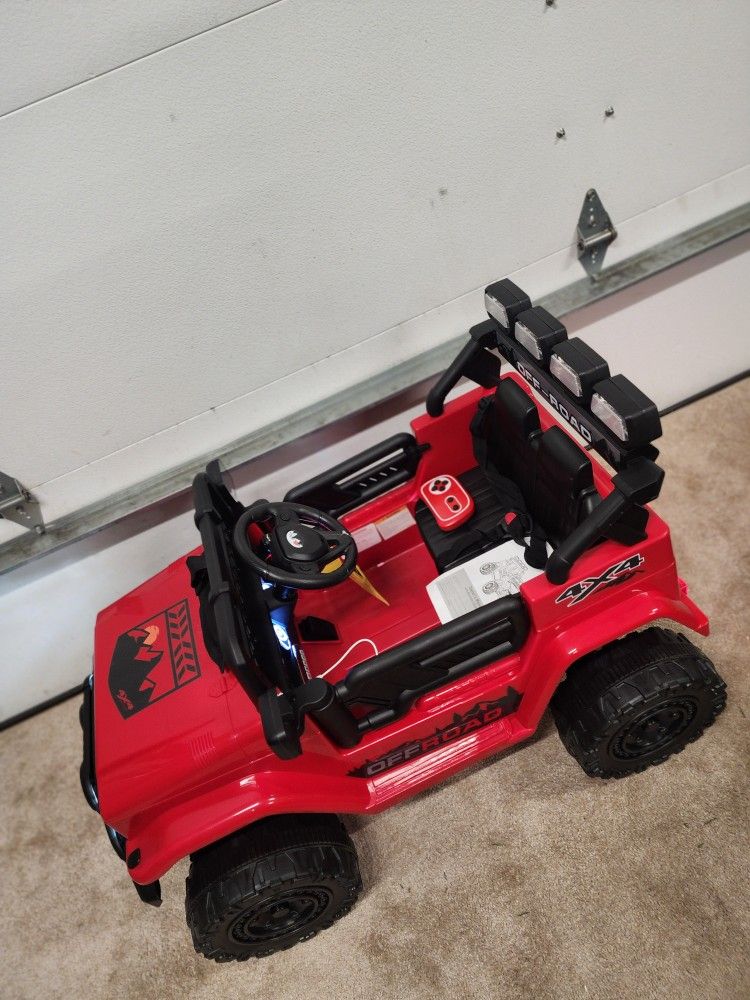 *** BRAND NEW- POWER WHEELS JEEP ***