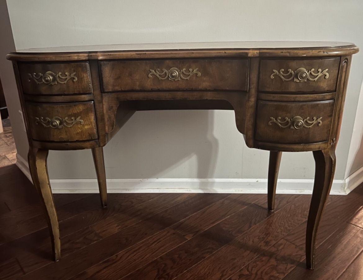 Henredon Vintage Writing Desk