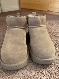 Grey UGG Boots! Size 6