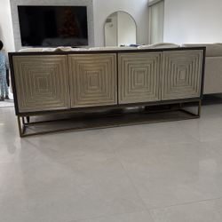 Hooker Furniture Credenza For Living Room 