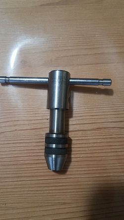 Tap wrench