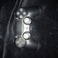 PS4 Controller