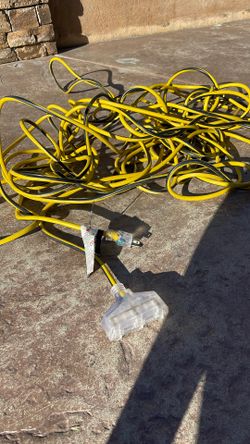 100 Ft 12/3 Extension Cord