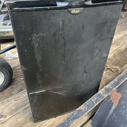 Small Refrigerator / Read Below ⬇️