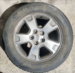 17" OEM Ford Wheel with Giti Tire – 215/65R17