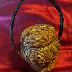 Vintage Japanese style mini basket