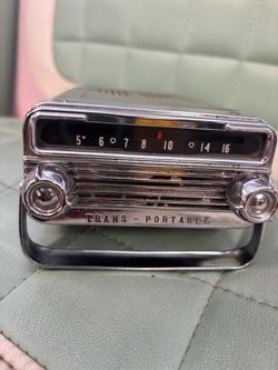 Vintage radio 1958 Oldsmobile slide out radio