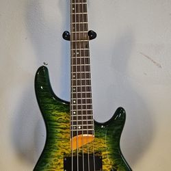  Raven West Guitars (RWG) 