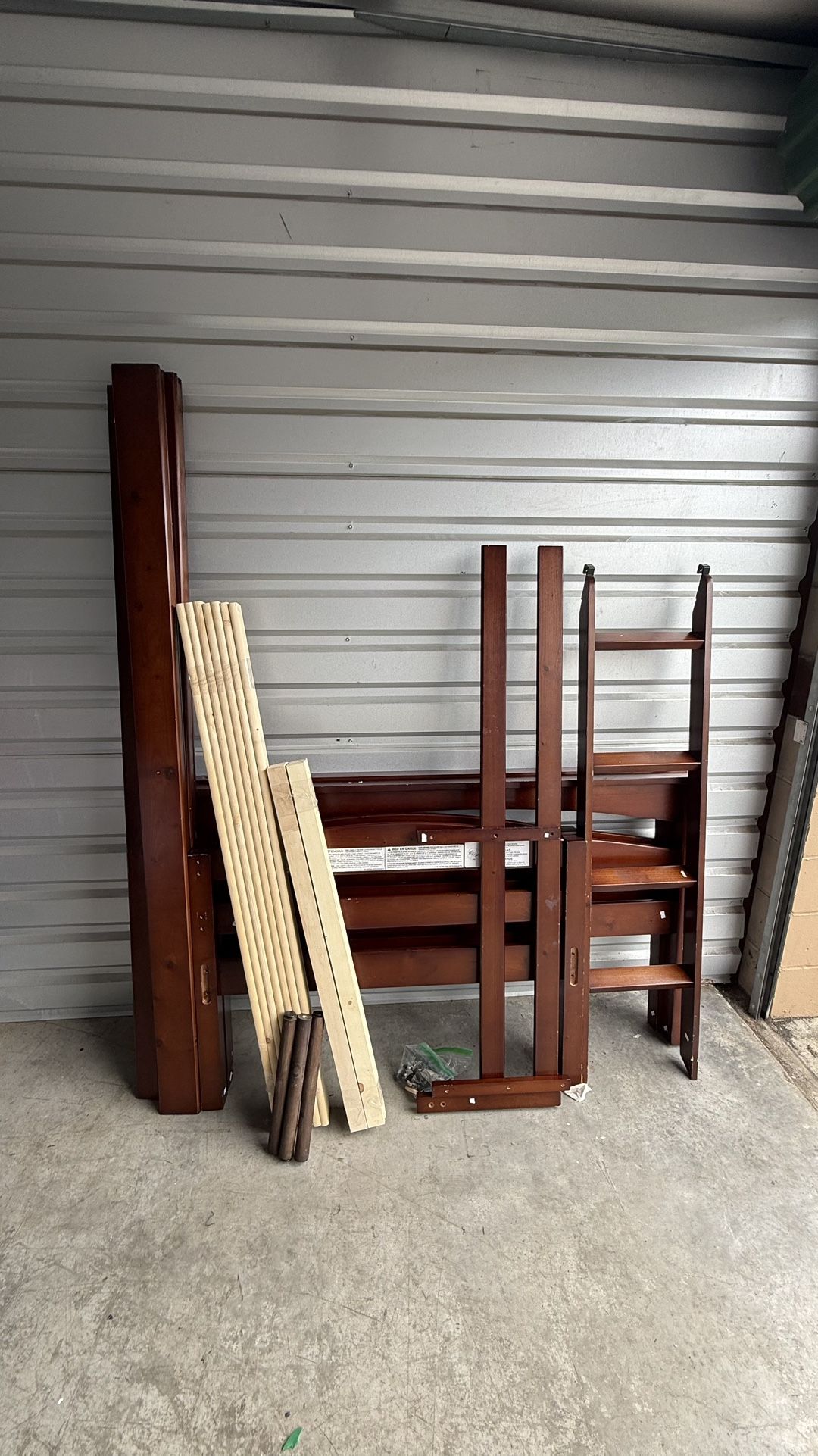 Full/twin Wood Bunk Bed