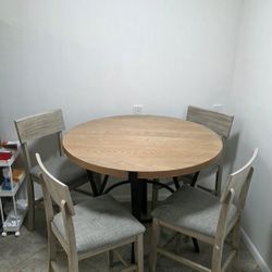 Dinning Table 