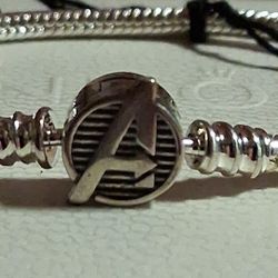 PANDORA MOMENTS MARVEL THE AVENGERS 2 SIDED LOGO CLASP BRACLET 6 INCH