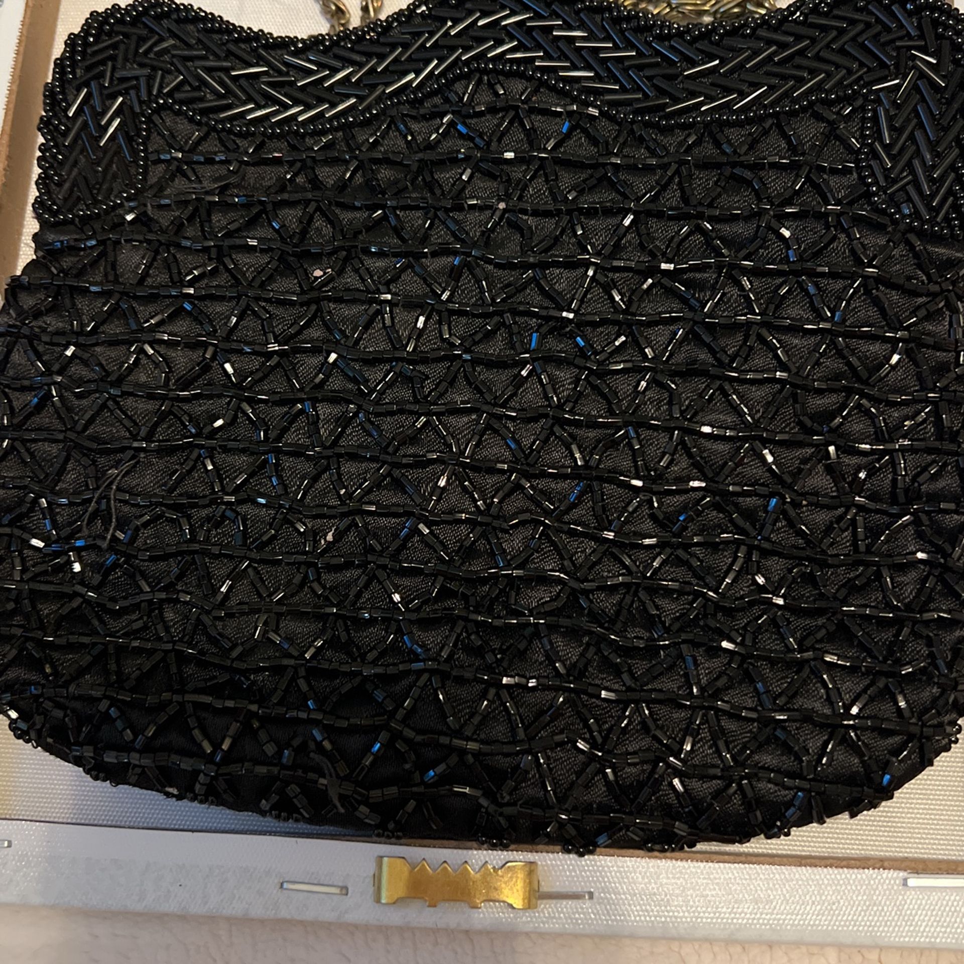 Black Needs Fancy Purse Snaps And Small Pocket Inside Put Your Little Stuff In It Or Lose Money Chain Is Long Fancy