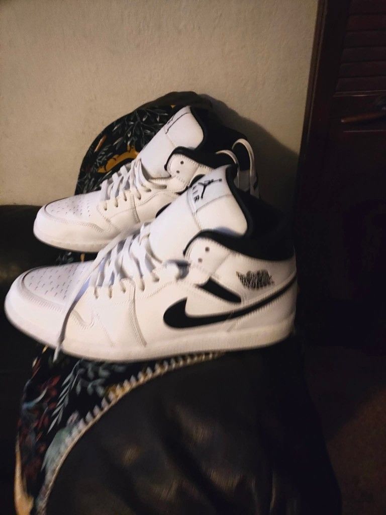 Size 13 https://offerup.com/redirect/?o=U2hvZXMuTm8= Box.125$