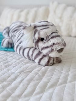 Jellycat Sacha Snow Tiger Large BNWT!