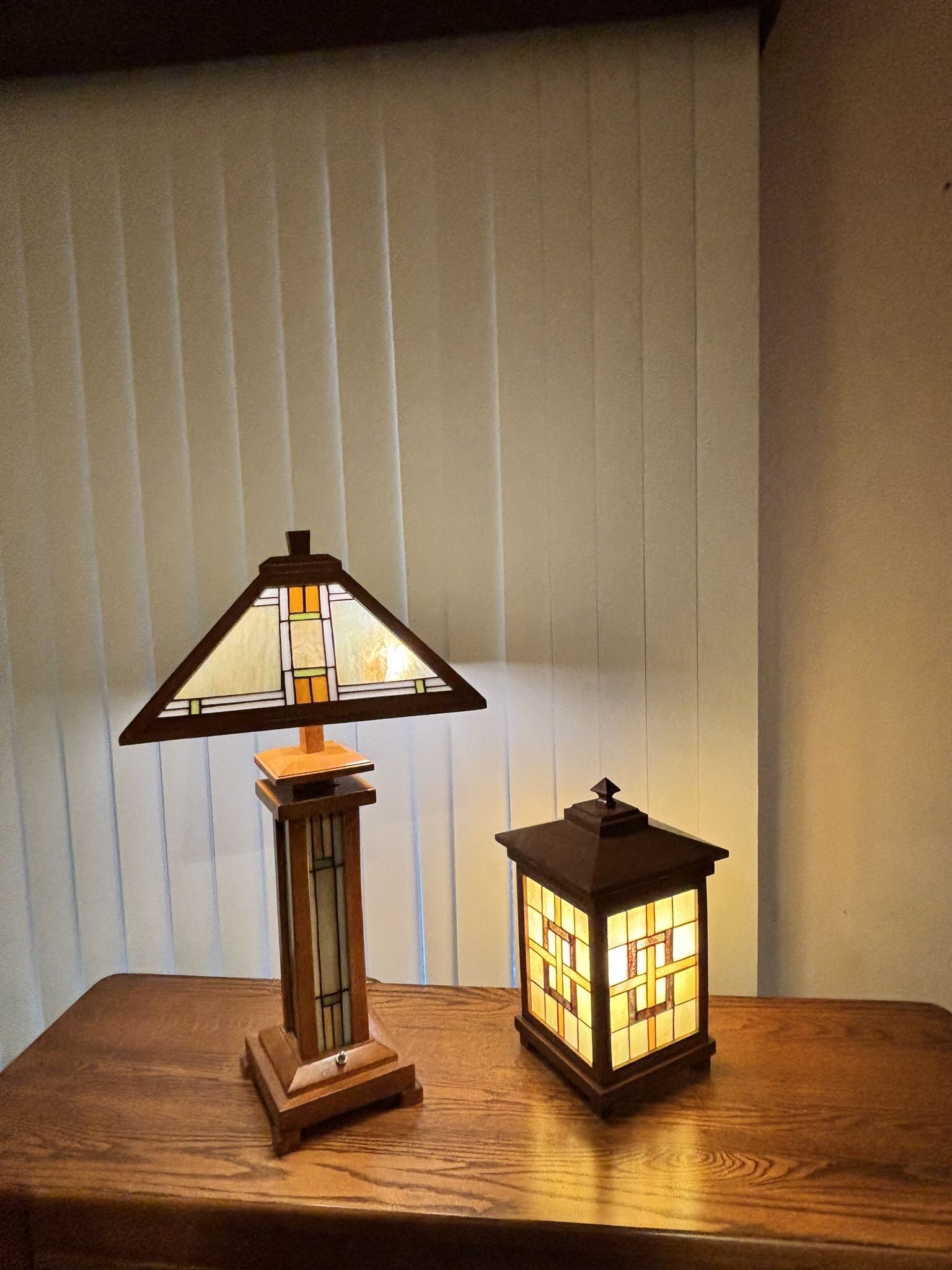  Tiffany Style Table Lamp and Lantern Set 