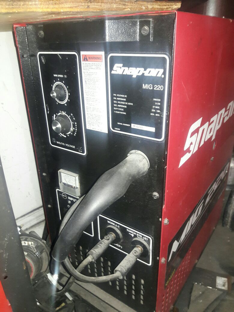Snap on mig 220 welder