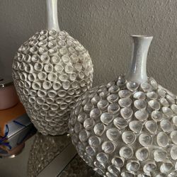 2vases