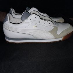 (NEW)Puma Athletic Shoes